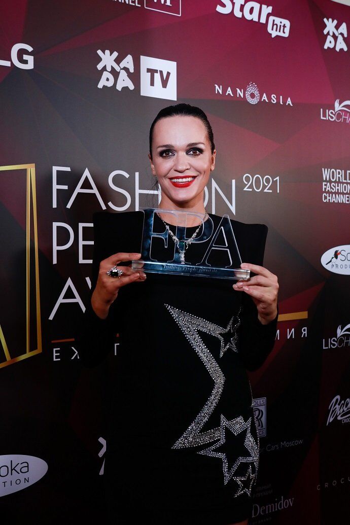 Фэшн пипл эвордс 2023. Fashion people Awards 2021. Fashion people премия 2020. Певица Слава на премии Fashion people Awards 2021. Fashion people Awards 2022.