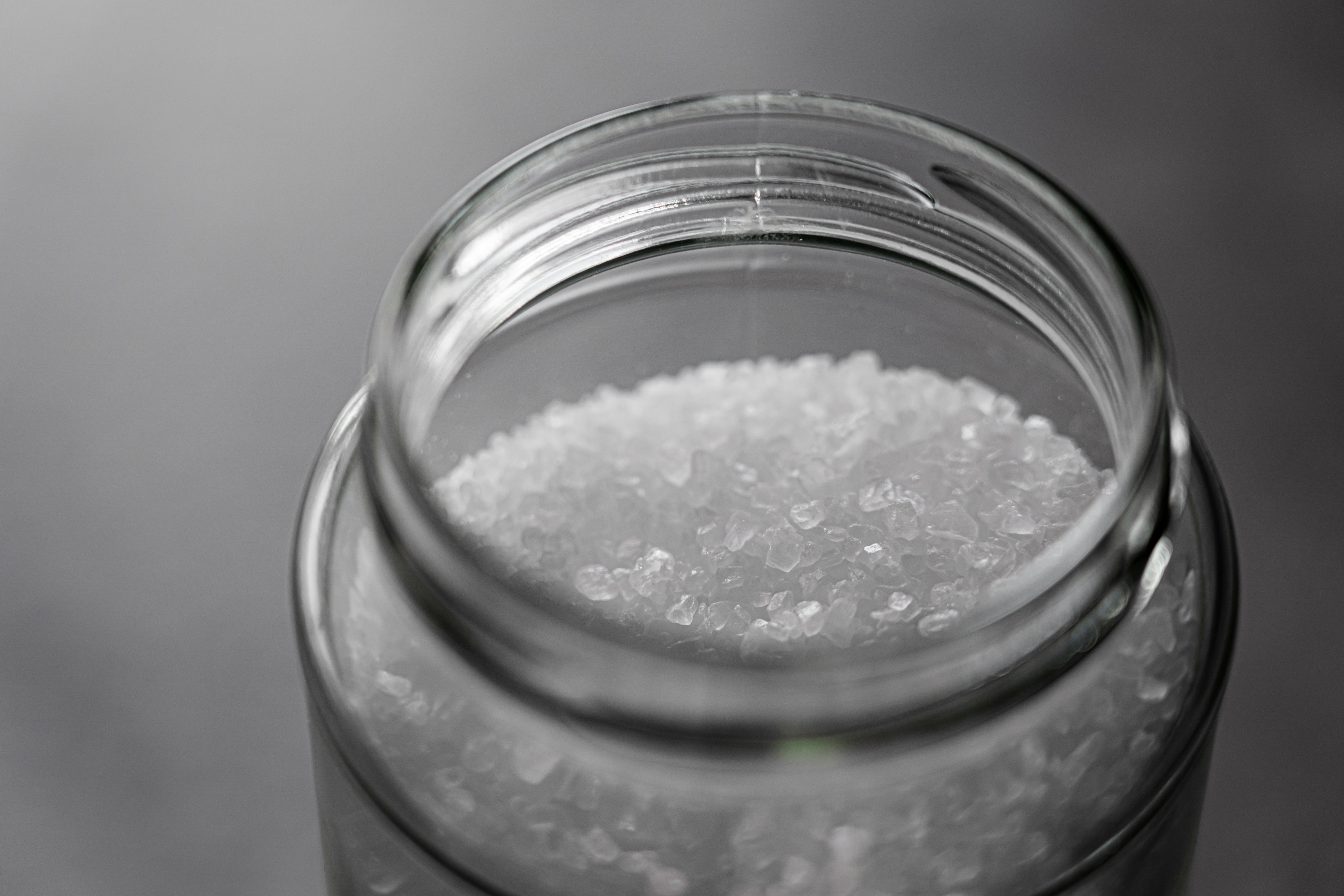 Соль – универсальный продукт: 5 нестандартных способов ее использования 